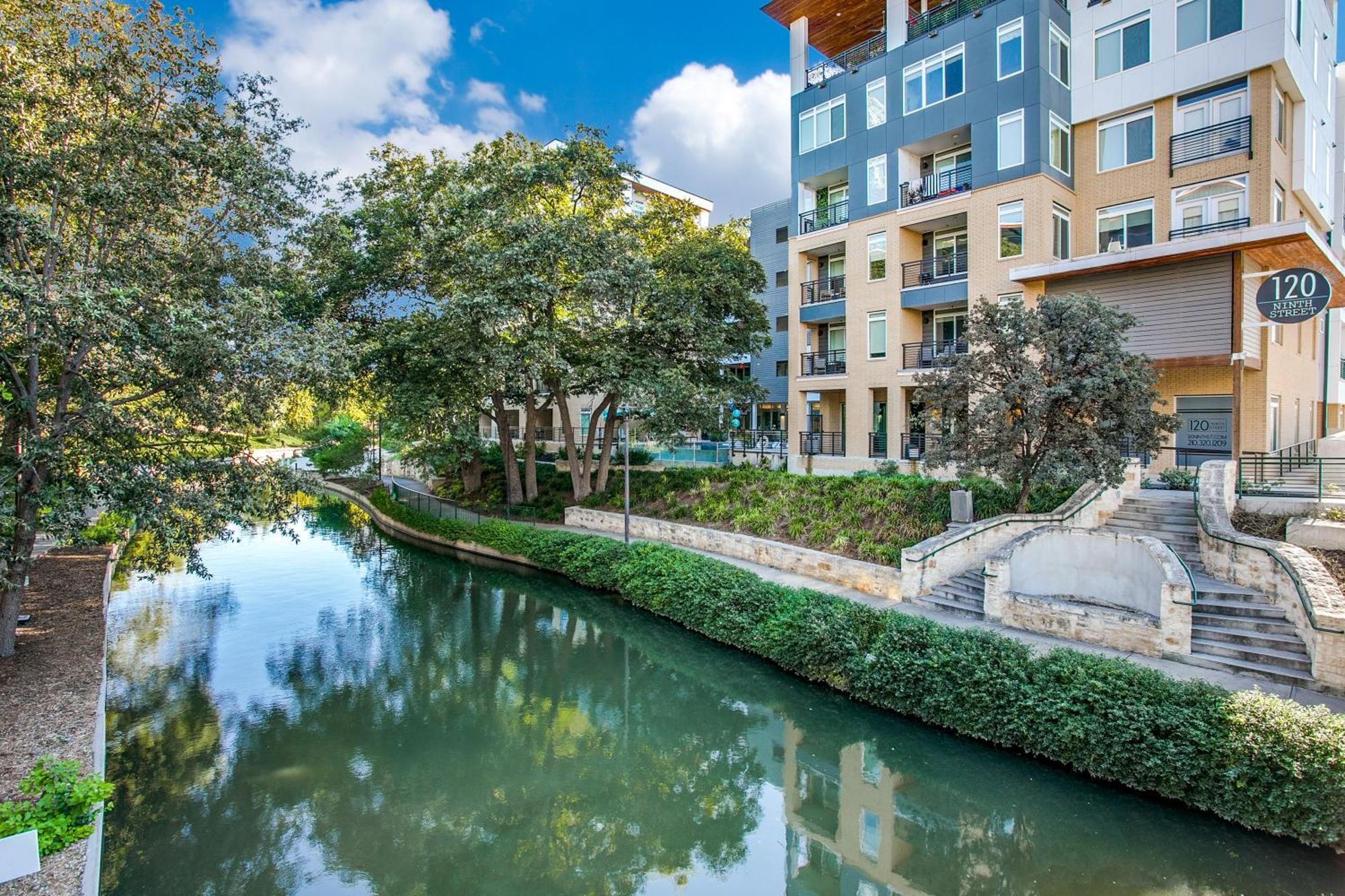 Apartamento Luxury Facing Riverwalk Free Parking Pet Friendly Centrally Located San Antonio
